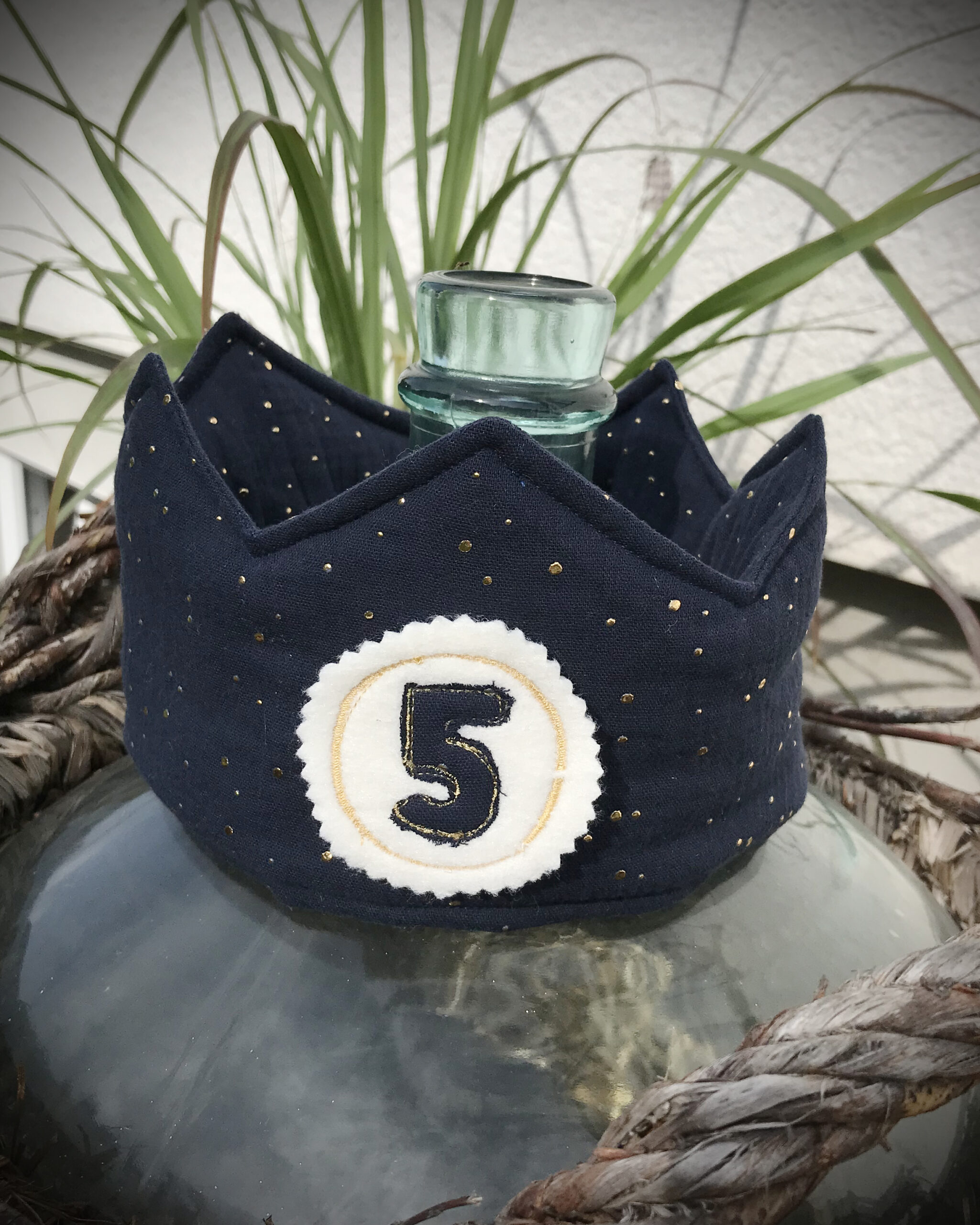 Geburtstagskrone Musselin blau